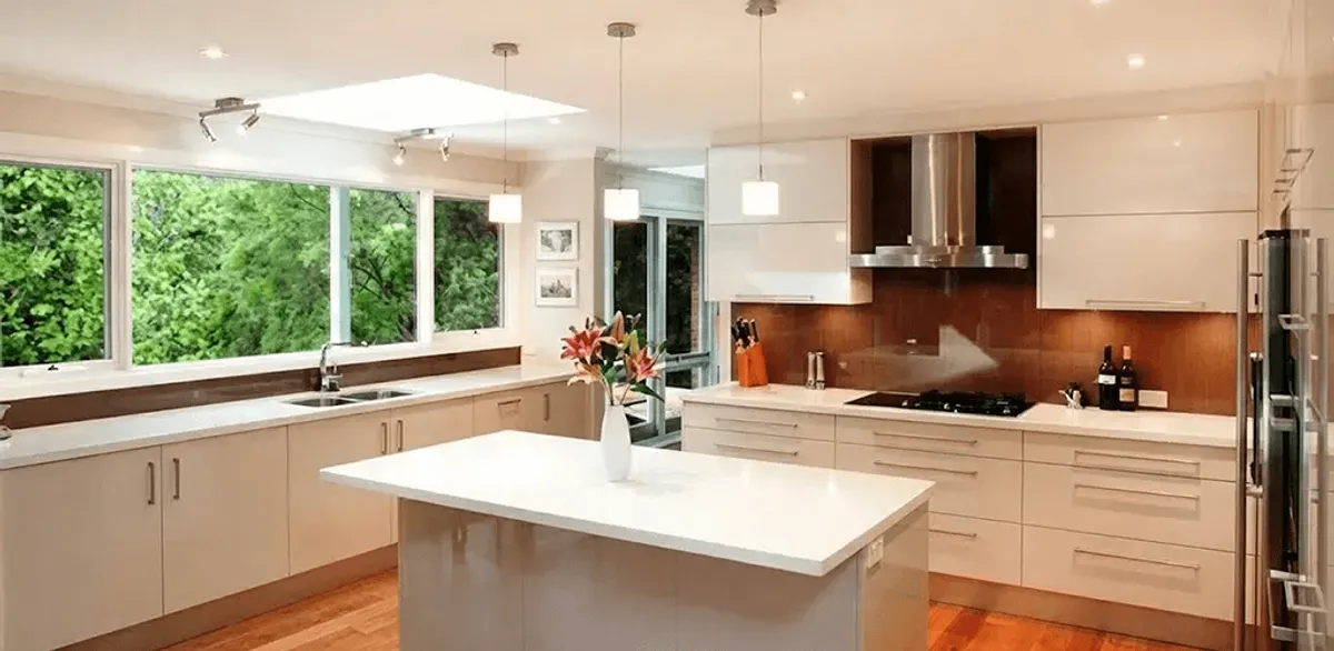 Kitchen cabinet refacing and remodel results in a modern kitchen in Jackson, MS